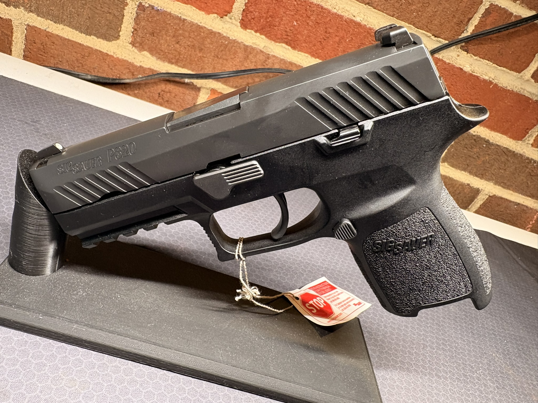 SIG Sauer P320 Nitron Compact 9mm 3.9in 2 Mags Case Holster-img-2